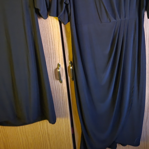 Midi length faux wrap black dress - Picture 2 of 4